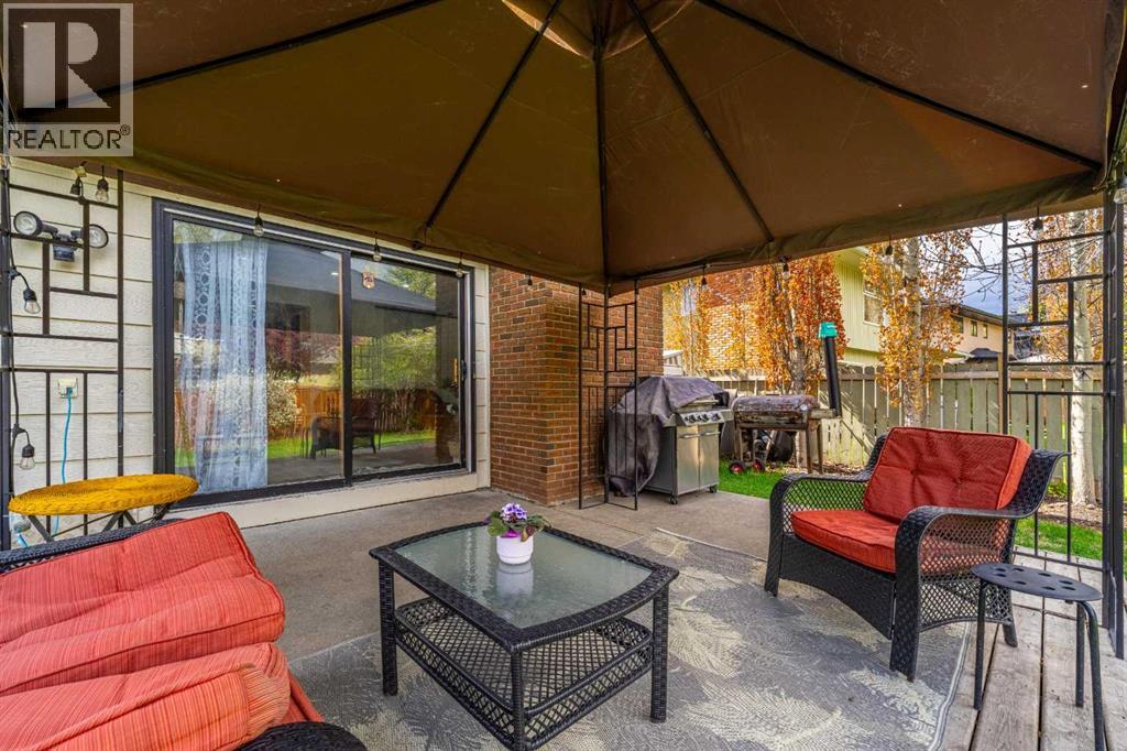 51 Midvalley Crescent SE, Calgary, Alberta  T2X 1T4 - Photo 33 - A2313709