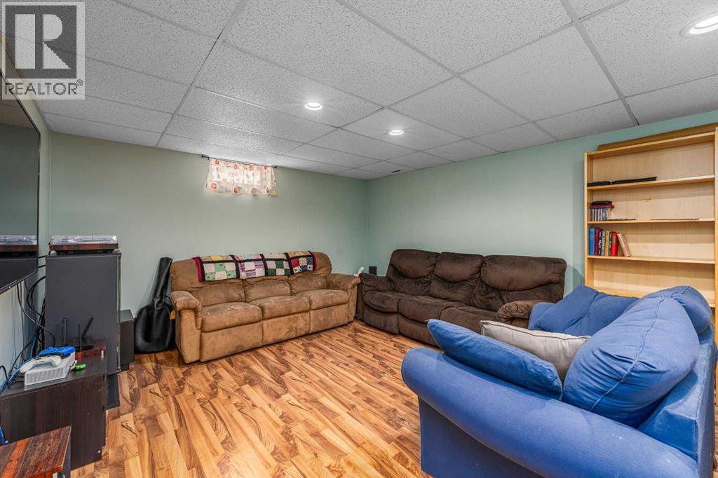 51 Midvalley Crescent SE, Calgary, Alberta  T2X 1T4 - Photo 29 - A2313709