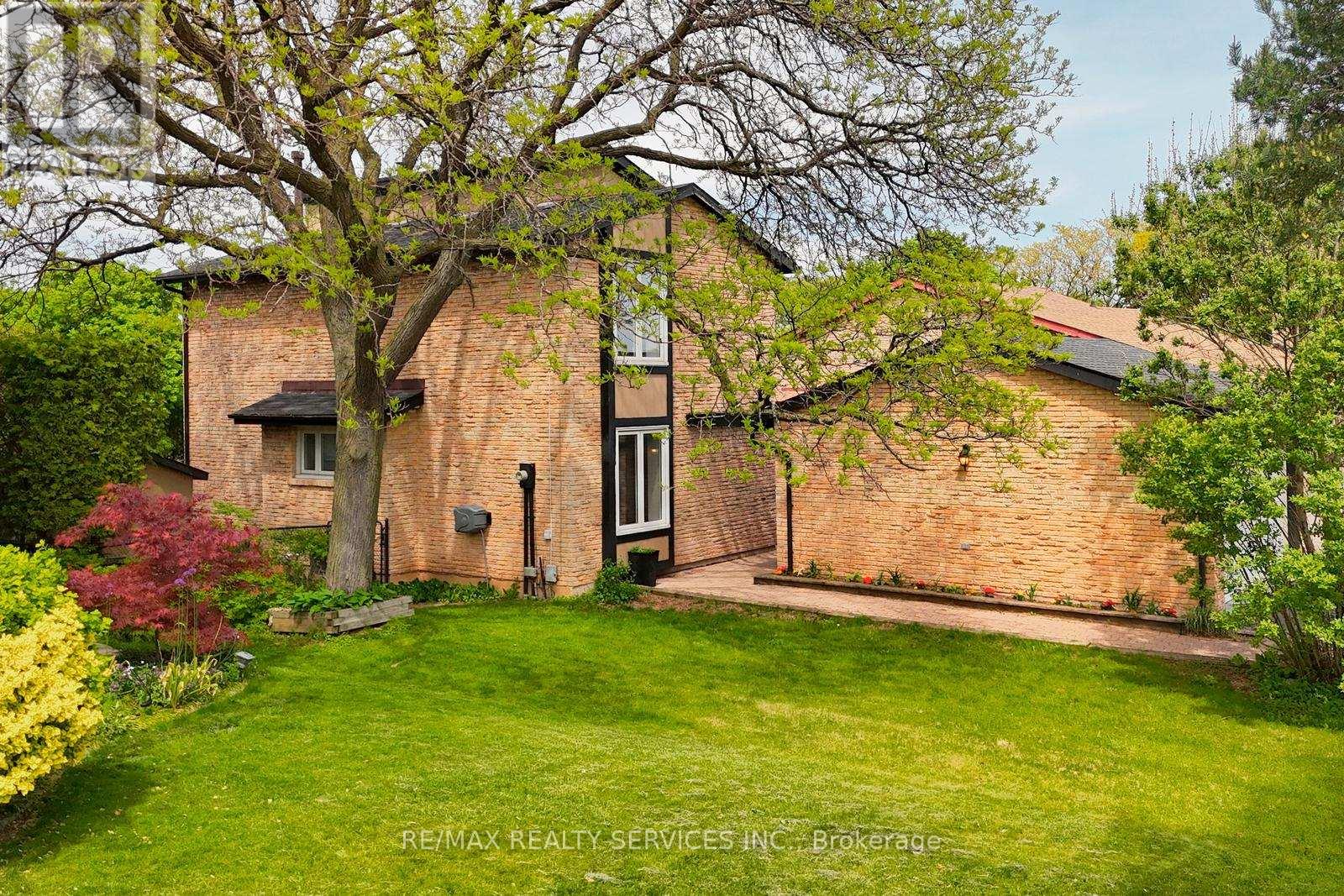 2545 FOLKWAY DRIVE, Mississauga, Ontario