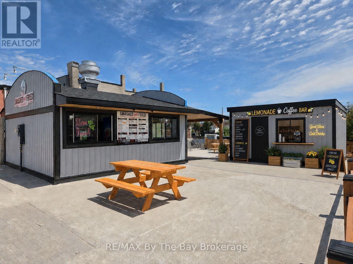 #2 - 35 Mosley Street, Wasaga Beach, Ontario  L9Z 2K3 - Photo 3 - S12901248