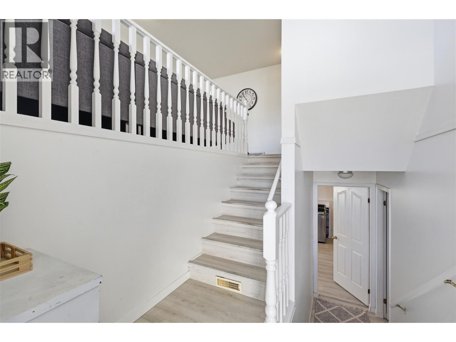 1335 Lethbridge Avenue, Kamloops, British Columbia  V2B 8K6 - Photo 4 - 10386073