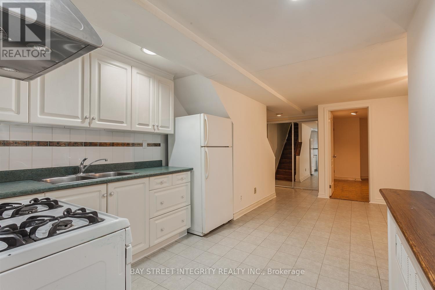 B - 261 Markham Street, Toronto, Ontario  M6J 2G7 - Photo 2 - C13167432