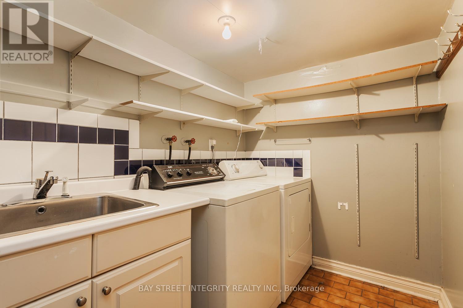 B - 261 Markham Street, Toronto, Ontario  M6J 2G7 - Photo 8 - C13167432