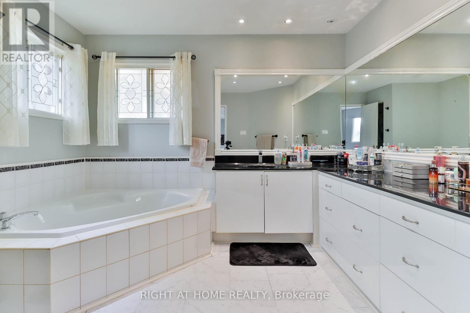 1856 Woodview Avenue, Pickering, Ontario  L1V 1L4 - Photo 41 - E13112296