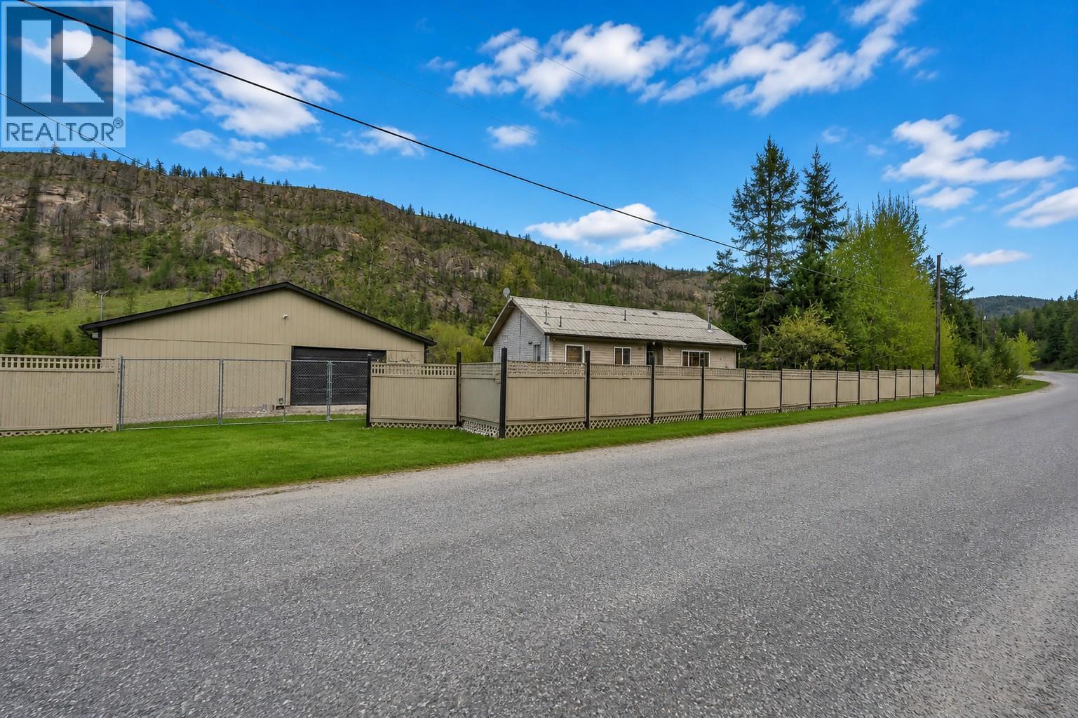 523 Grand Oro Road, Kaleden, British Columbia
