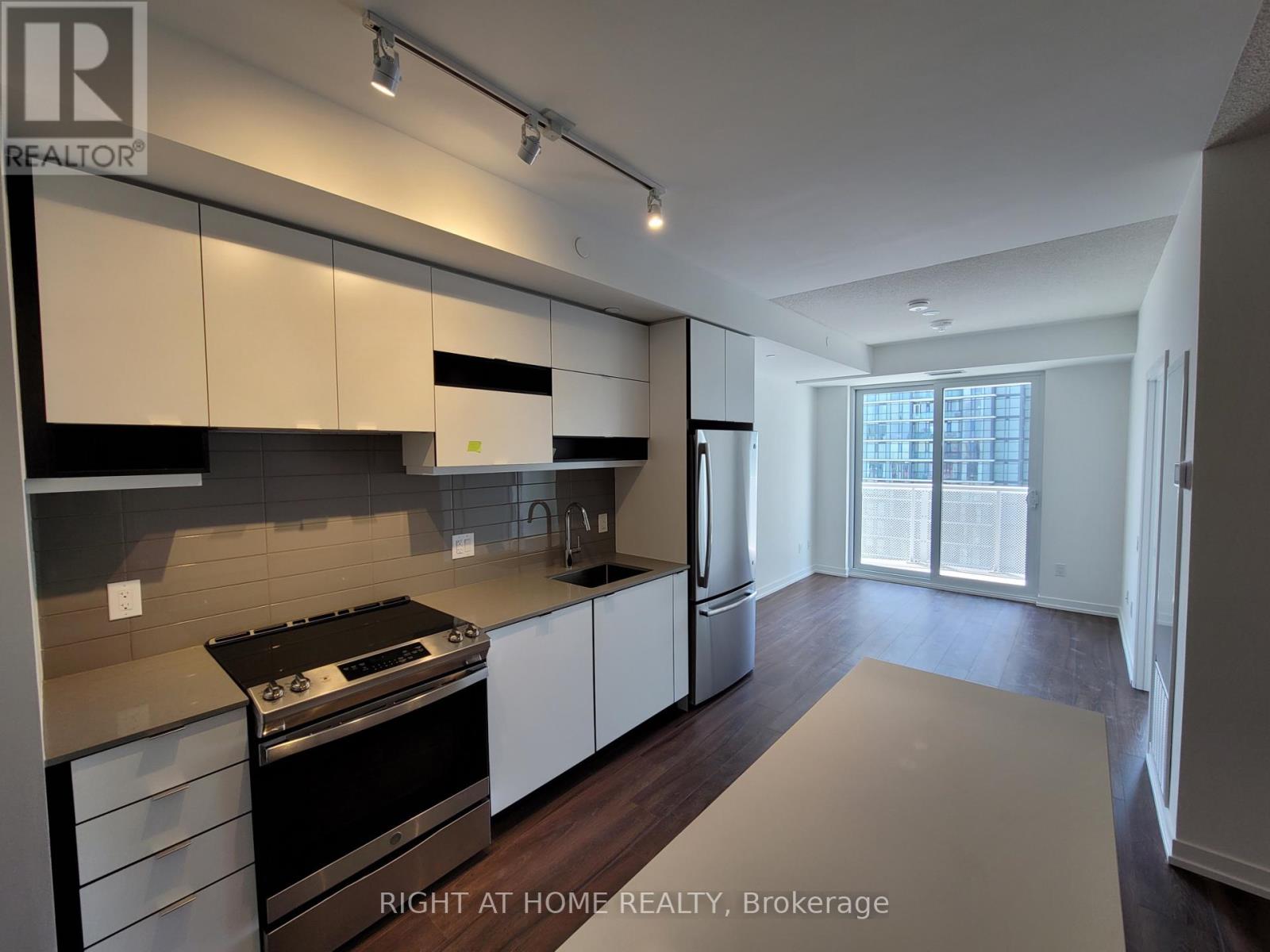 1911 - 4065 CONFEDERATION PARKWAY, Mississauga, Ontario