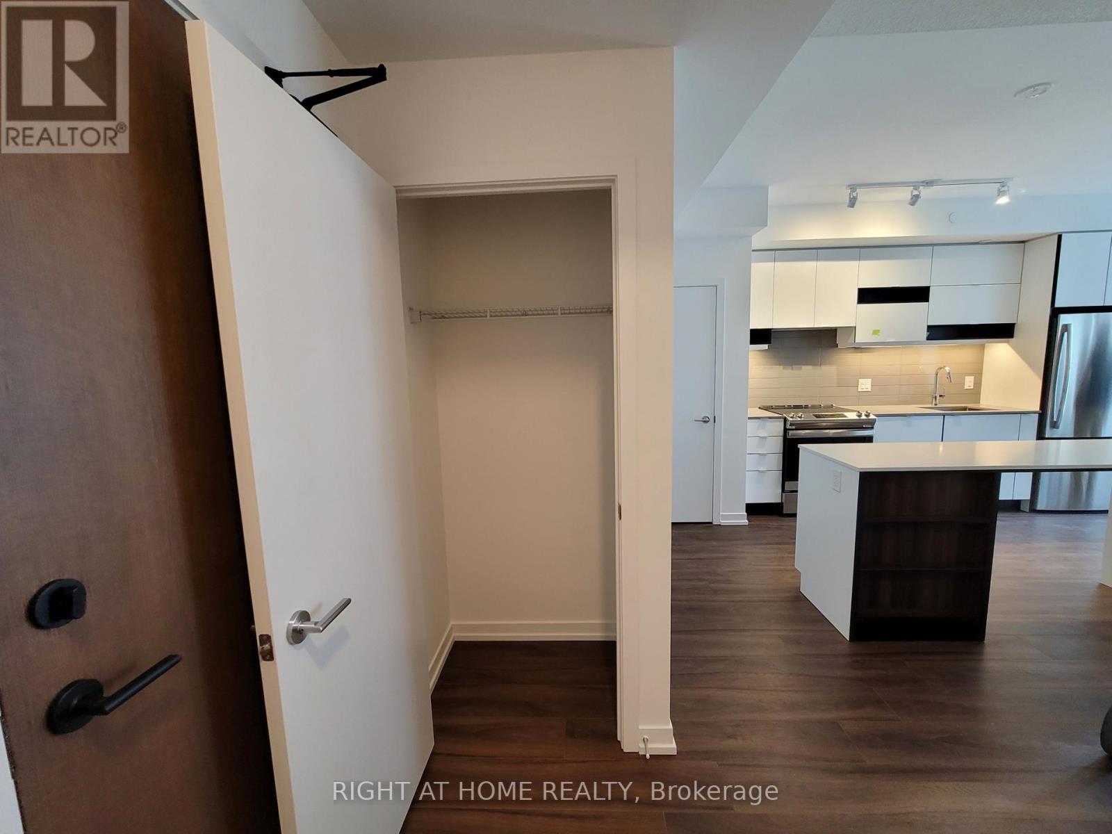 1911 - 4065 Confederation Parkway, Mississauga, Ontario  L5B 0L4 - Photo 13 - W13167472