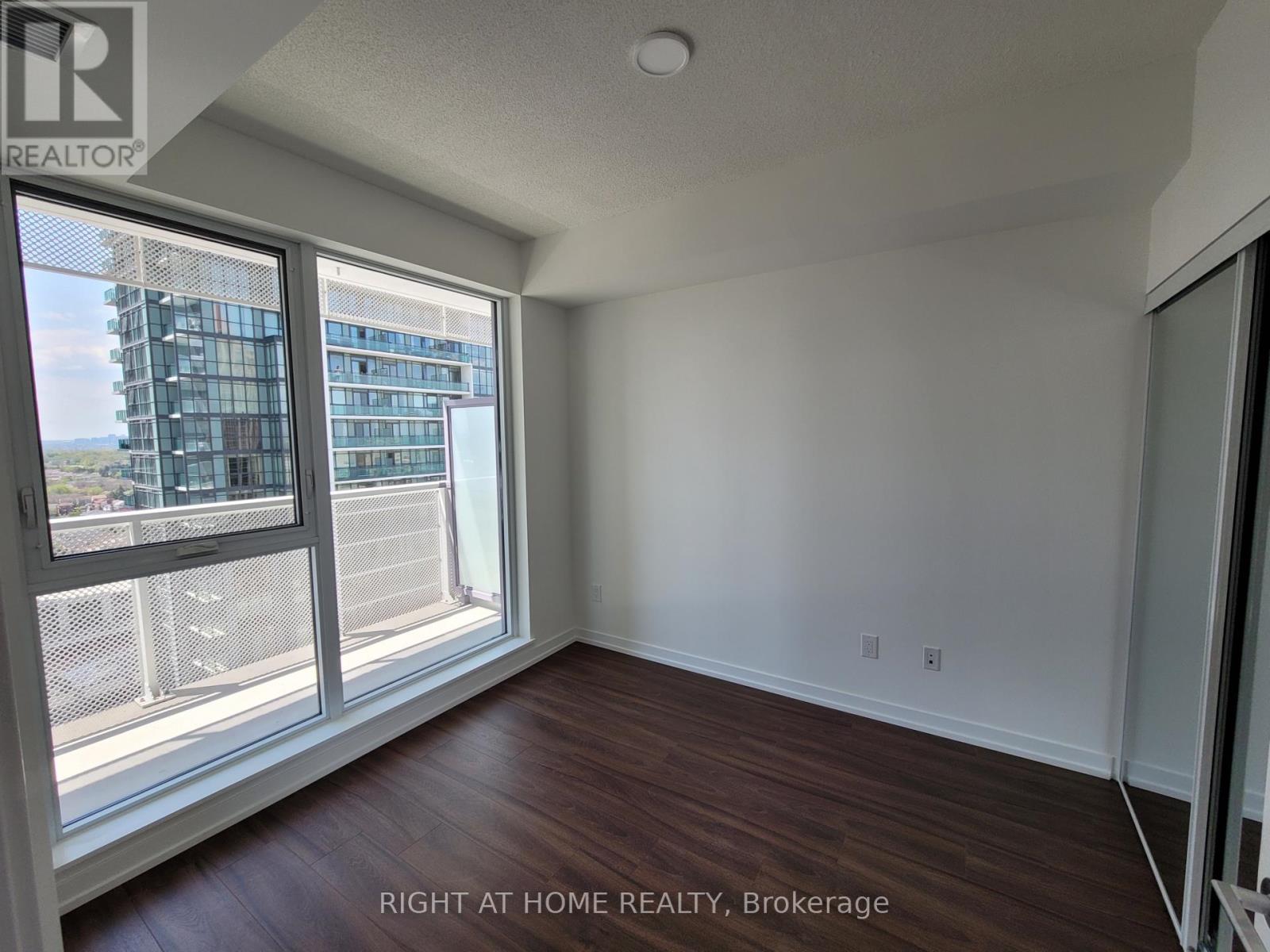 1911 - 4065 Confederation Parkway, Mississauga, Ontario  L5B 0L4 - Photo 3 - W13167472