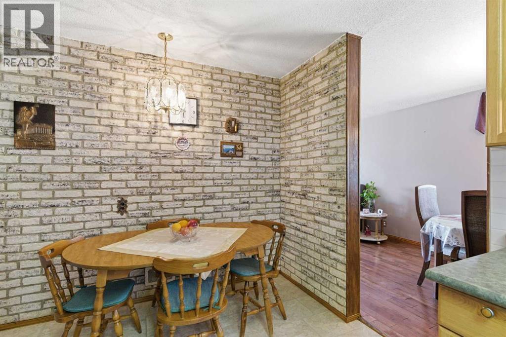 6004 Lloyd Crescent Sw, Calgary, Alberta T3E 5V7 - Photo 14 - A2312280