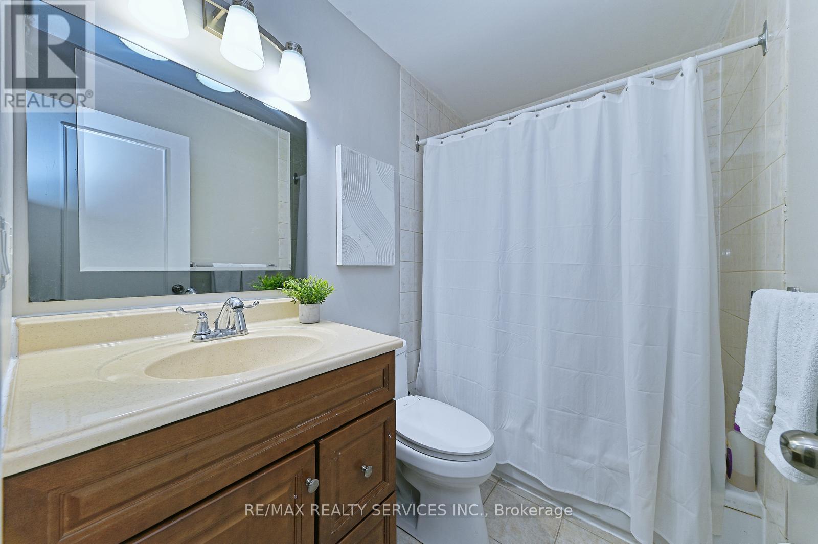 2545 Folkway Drive, Mississauga, Ontario  L5L 2J9 - Photo 23 - W13167414