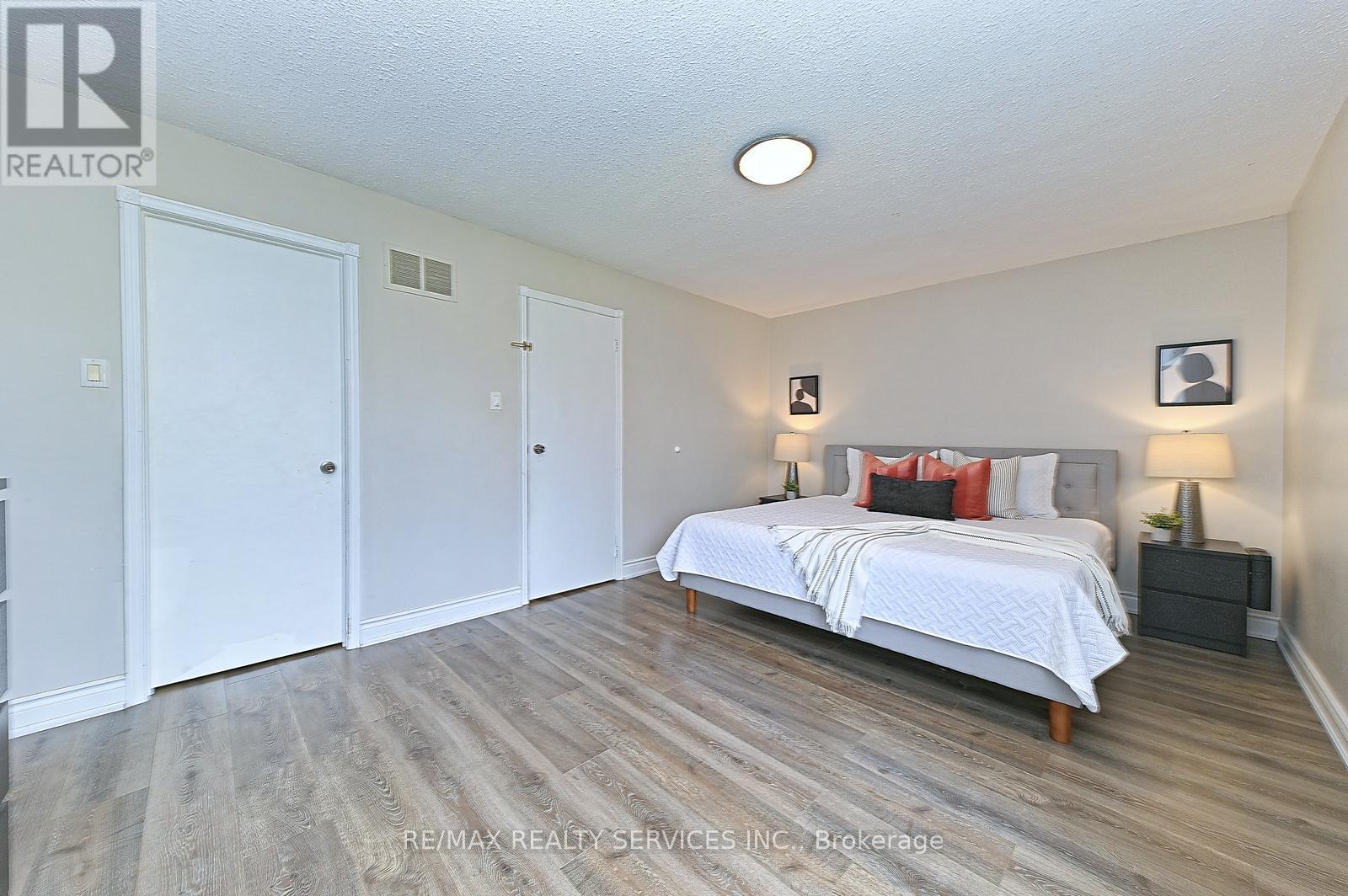 2545 Folkway Drive, Mississauga, Ontario  L5L 2J9 - Photo 20 - W13167414