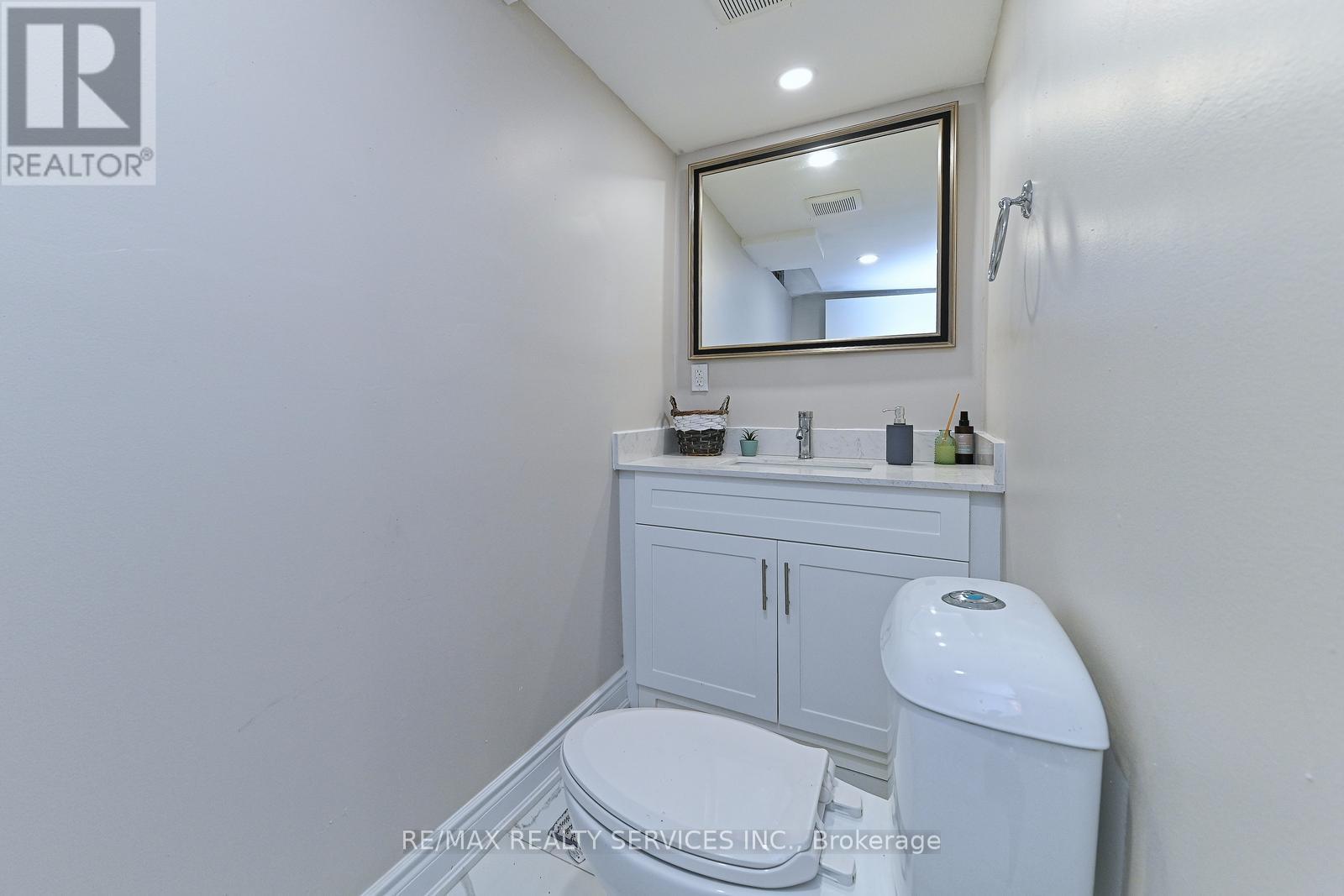 2545 Folkway Drive, Mississauga, Ontario  L5L 2J9 - Photo 32 - W13167414