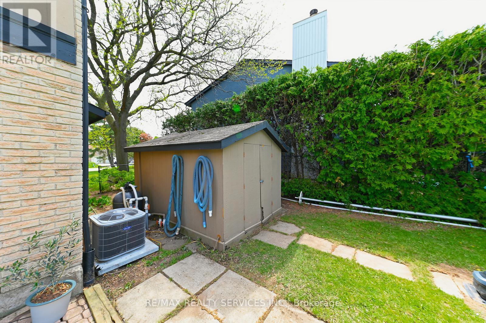 2545 Folkway Drive, Mississauga, Ontario  L5L 2J9 - Photo 43 - W13167414