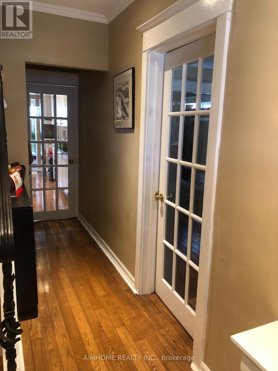 268 Jedburgh Road, Toronto, Ontario  M5M 3K4 - Photo 4 - C12852700