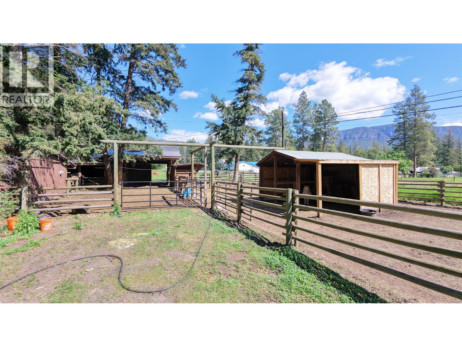 4644 97 Highway, Westwold, British Columbia V0E 3B1 - Photo 46 - 10388676