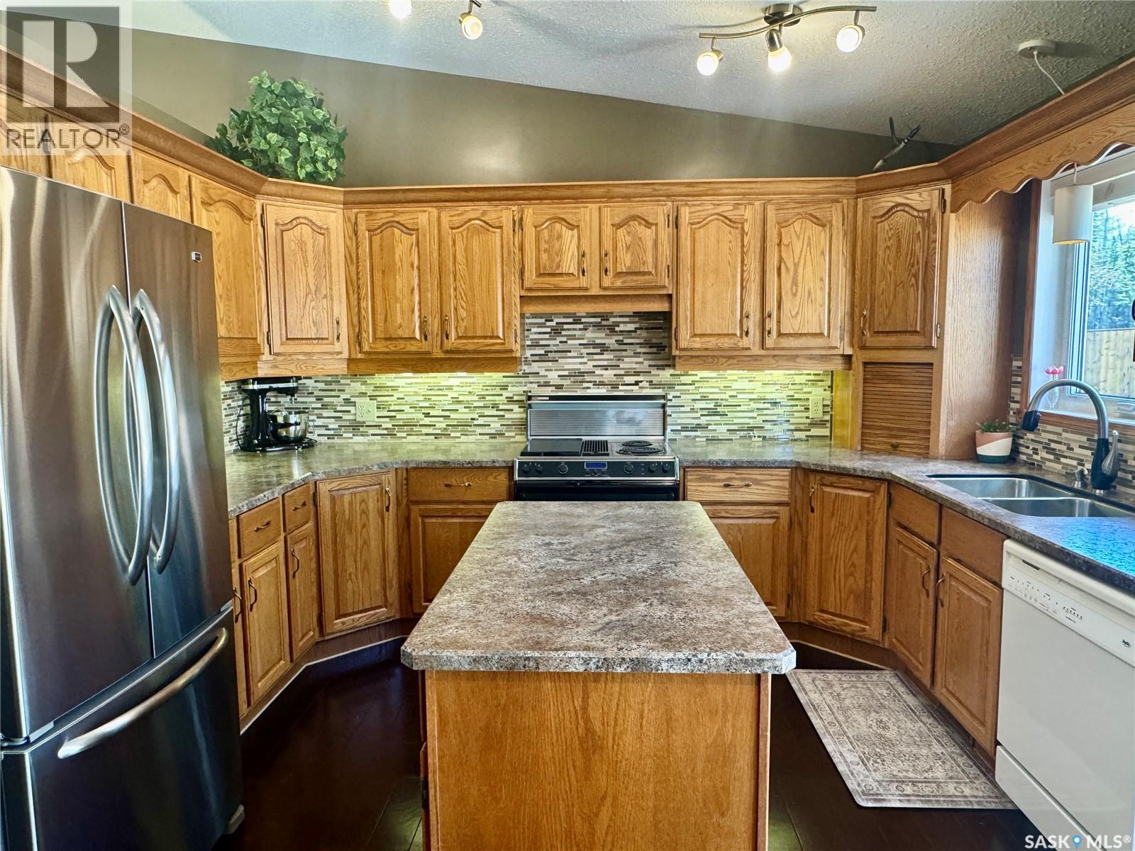 930 Sinotte Crescent, La Ronge, Saskatchewan  S0J 1L0 - Photo 2 - SK031676