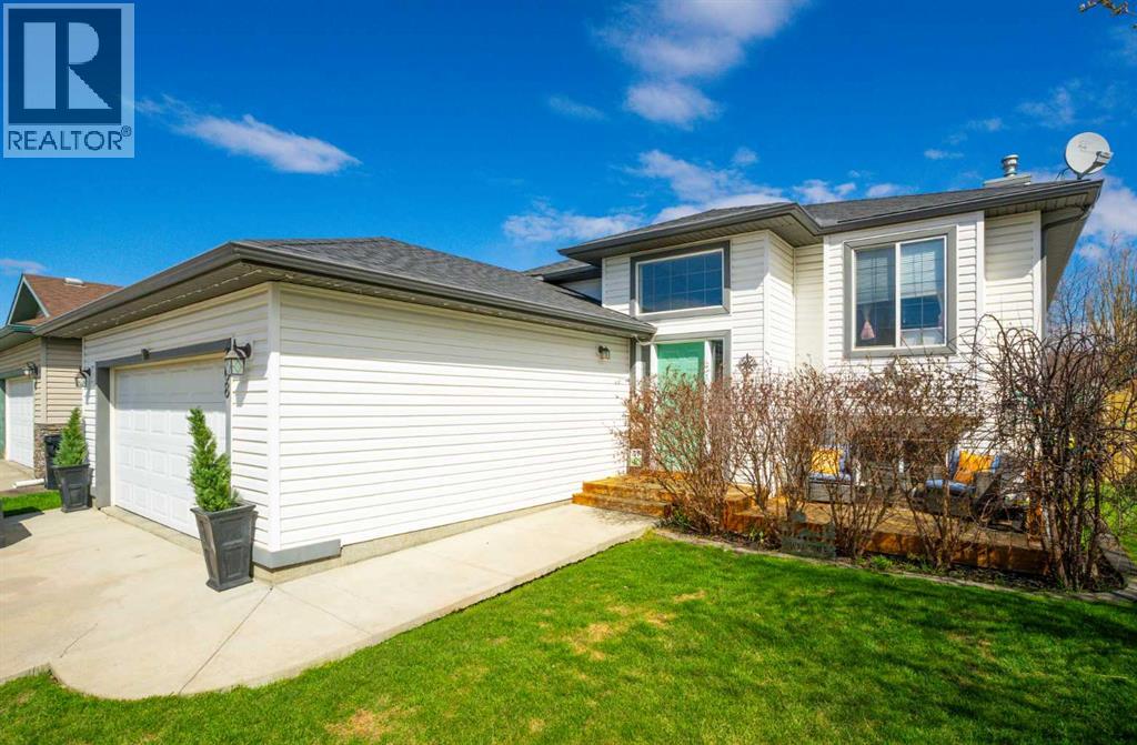 308 Carriage Lane Drive, Carstairs, Alberta