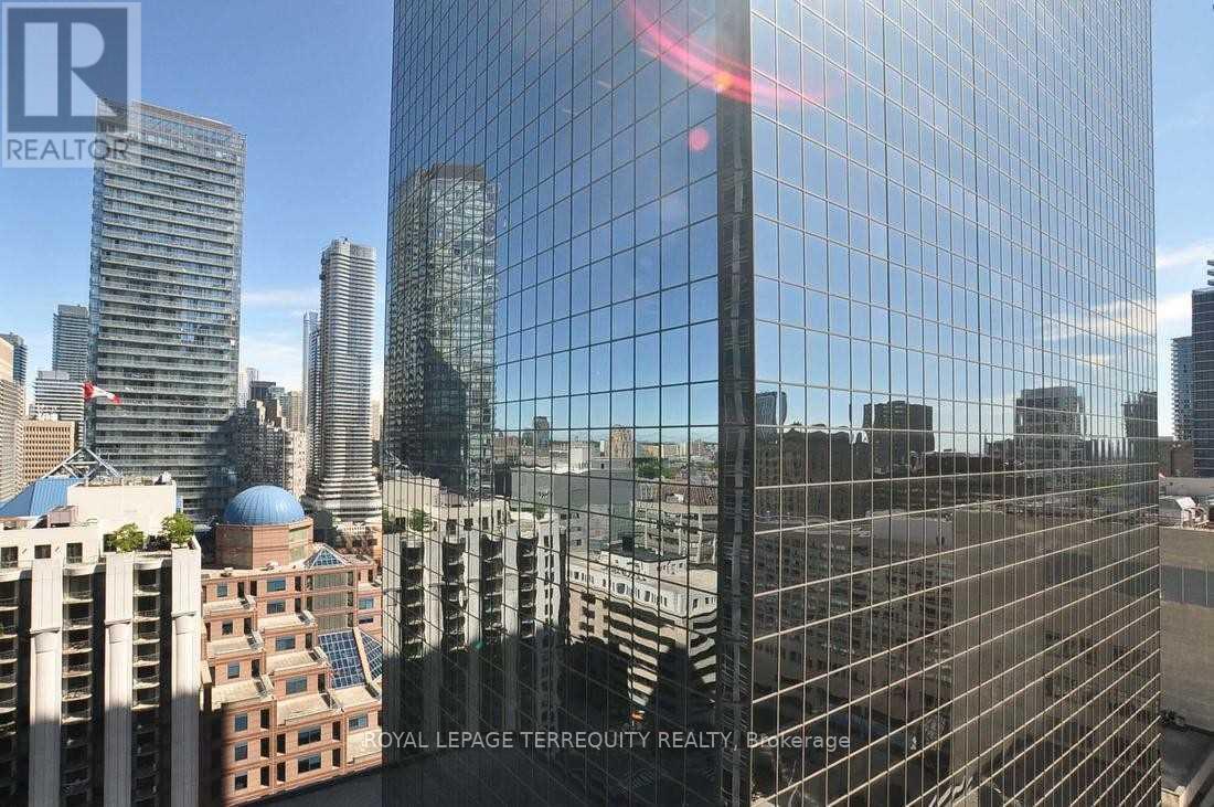 2401 - 763 Bay Street, Toronto, Ontario  M5G 2R3 - Photo 13 - C13167512
