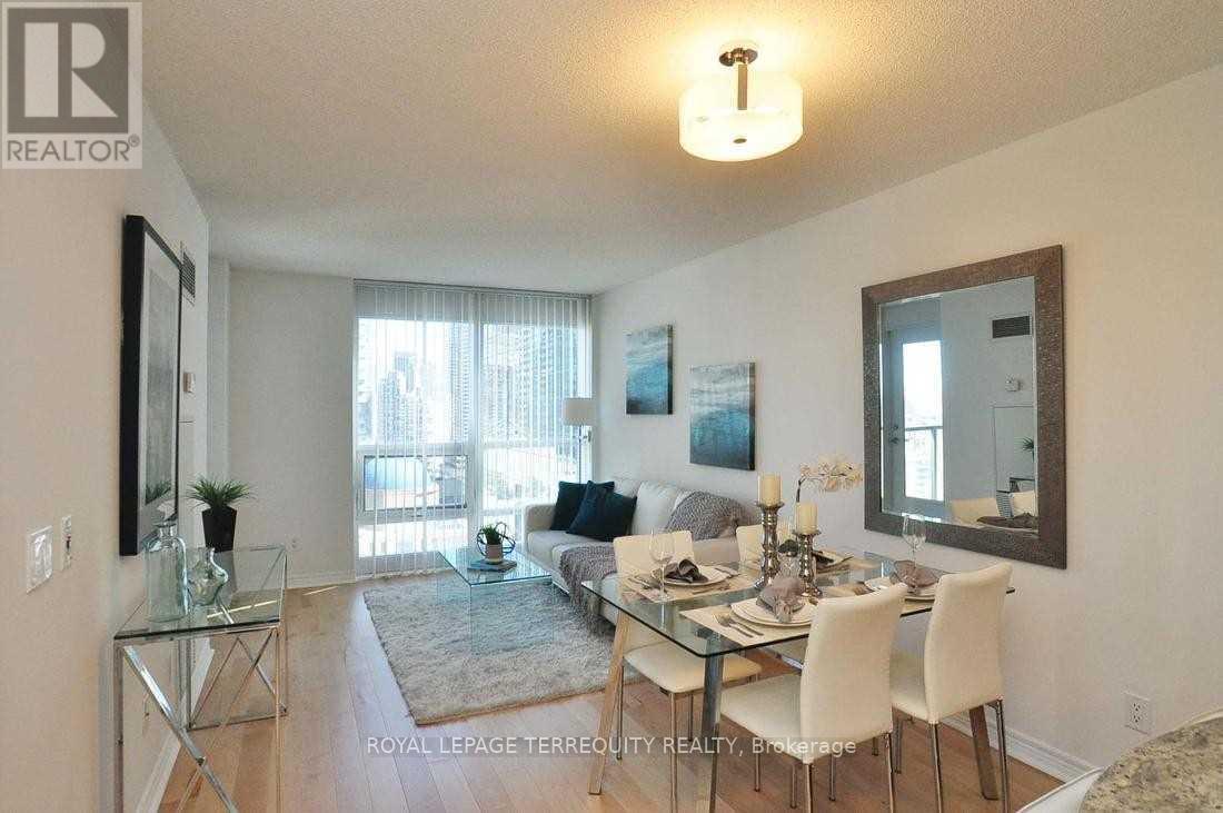 2401 - 763 Bay Street, Toronto, Ontario  M5G 2R3 - Photo 2 - C13167512