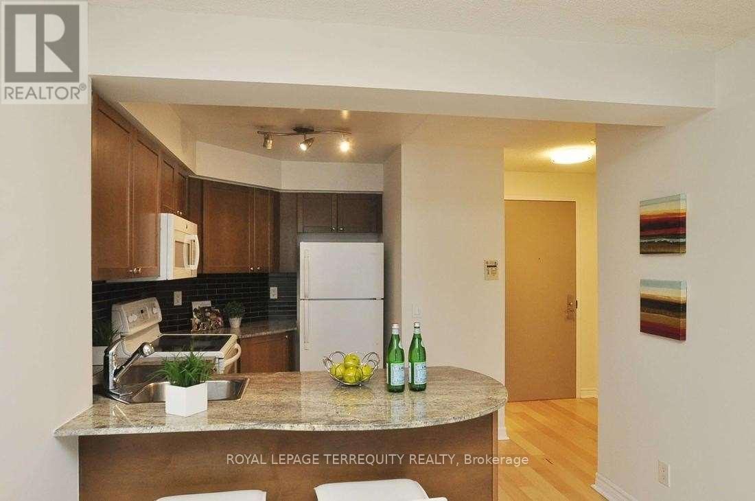 2401 - 763 Bay Street, Toronto, Ontario  M5G 2R3 - Photo 5 - C13167512