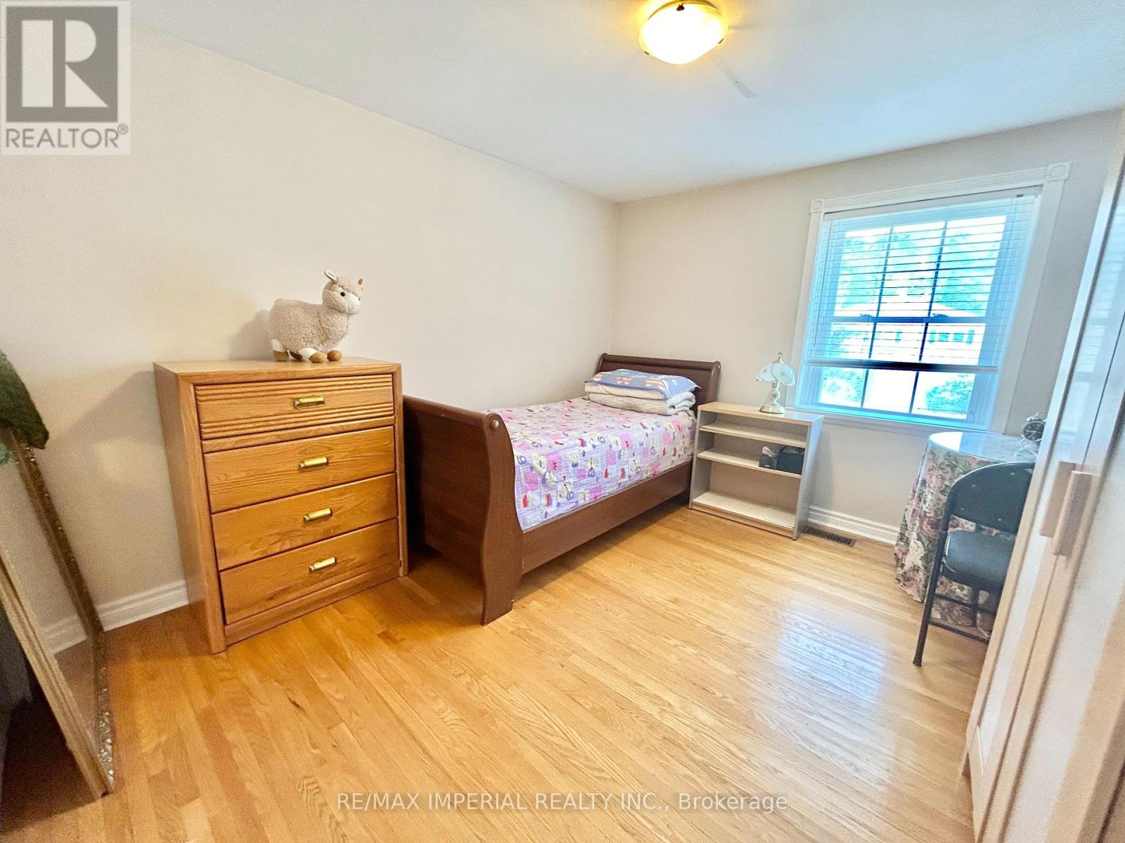 2 Rooms On 2nd Fl - 16 Gloxinia Crescent, Toronto, Ontario  M1W 2C4 - Photo 13 - E13167492