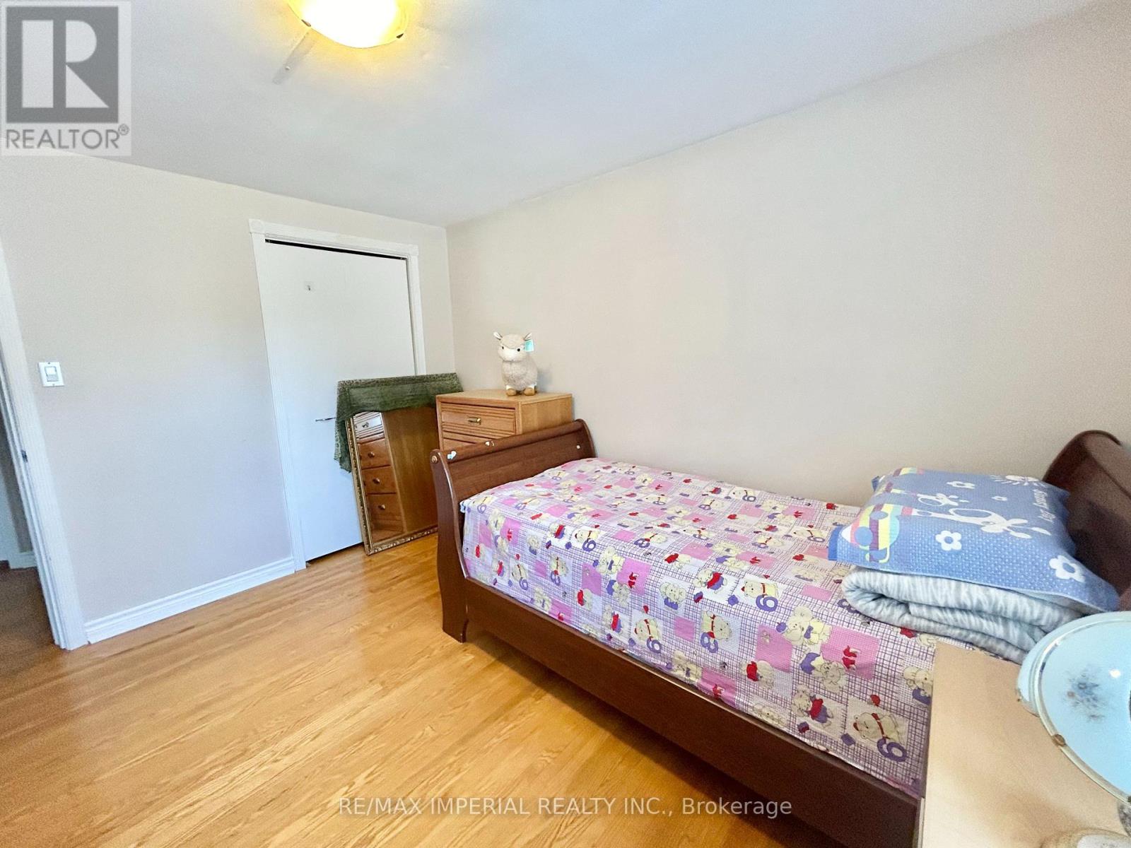 2 Rooms On 2nd Fl - 16 Gloxinia Crescent, Toronto, Ontario  M1W 2C4 - Photo 15 - E13167492