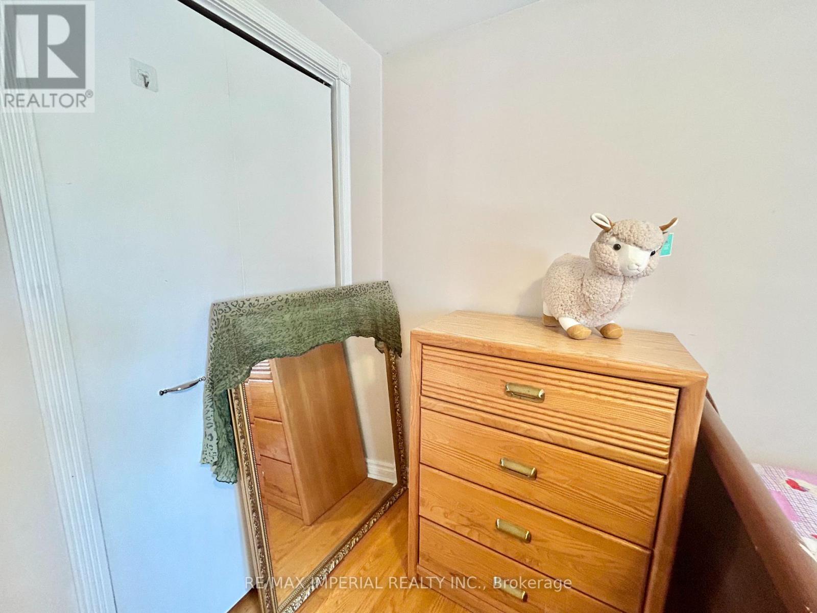 2 Rooms On 2nd Fl - 16 Gloxinia Crescent, Toronto, Ontario  M1W 2C4 - Photo 16 - E13167492