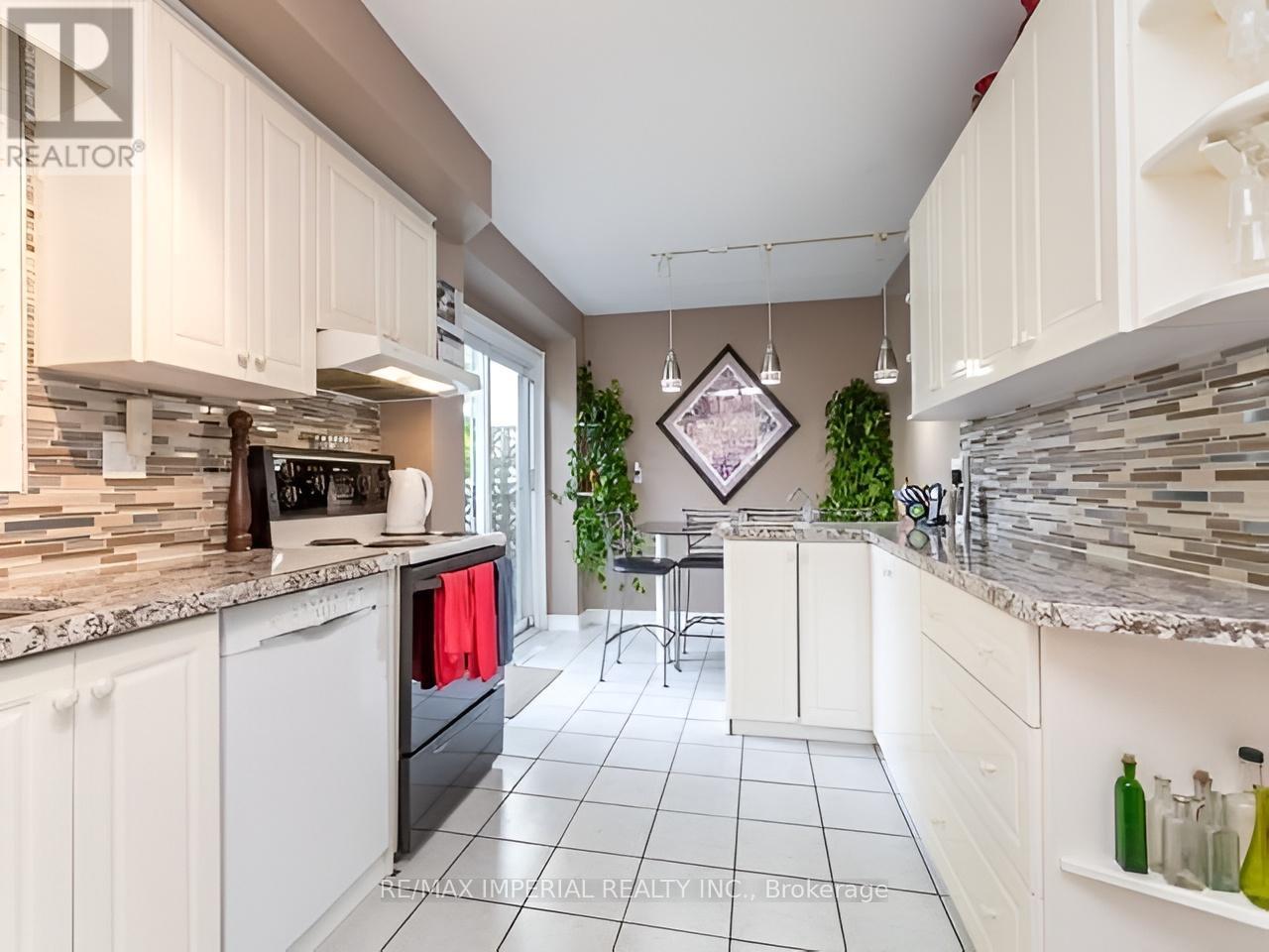 2 Rooms On 2nd Fl - 16 Gloxinia Crescent, Toronto, Ontario  M1W 2C4 - Photo 3 - E13167492