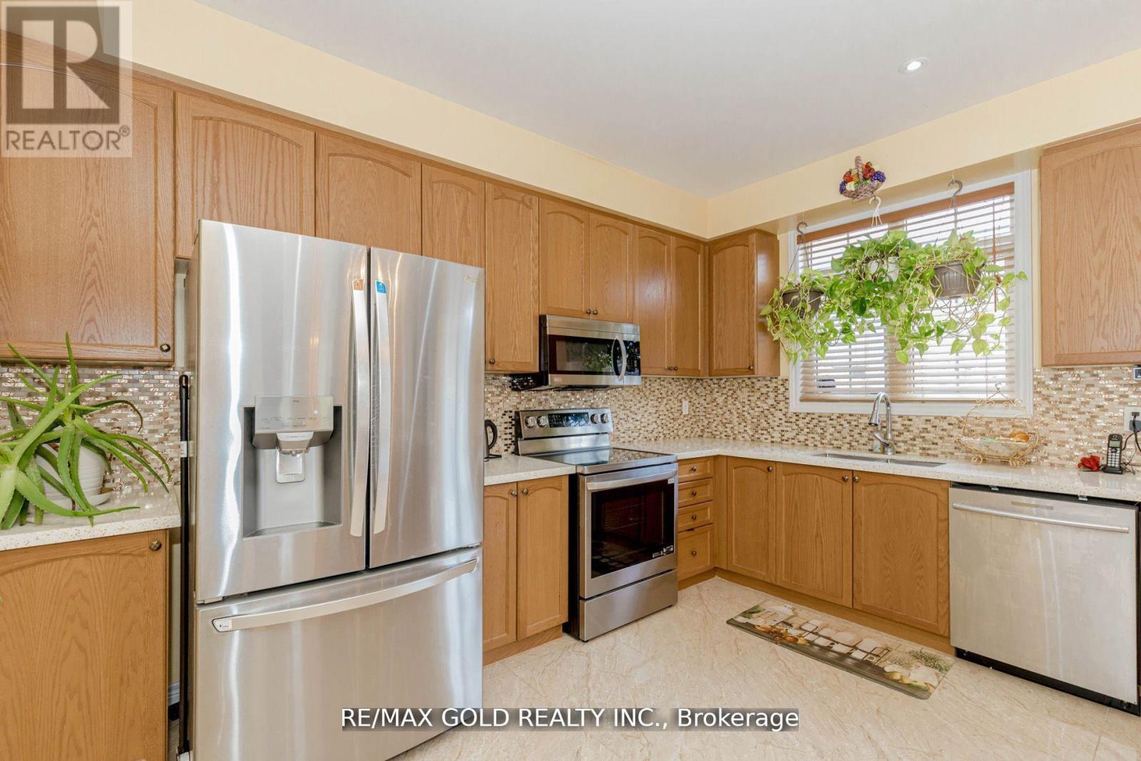1554 Bruny Avenue, Pickering, Ontario  L0A 1G0 - Photo 16 - E13167500