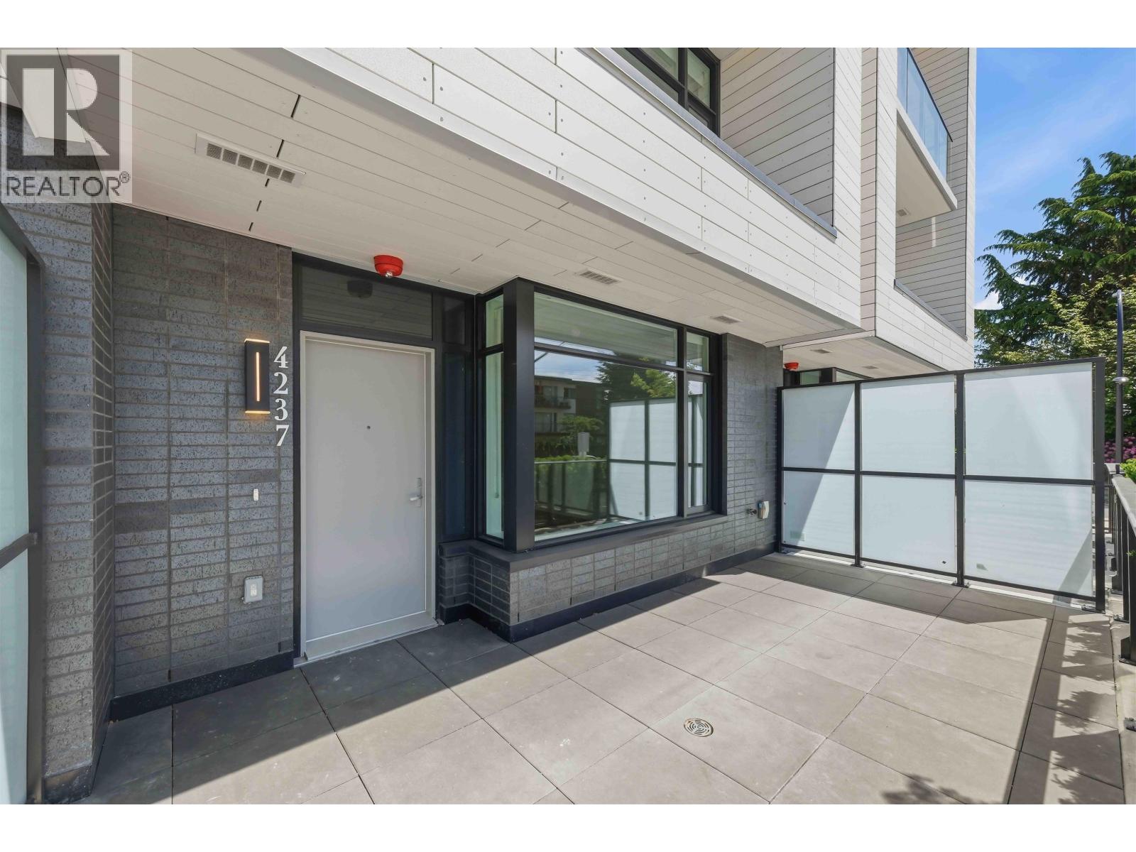 4237 Maywood Street, Burnaby, British Columbia  V5H 0L3 - Photo 1 - R3127125