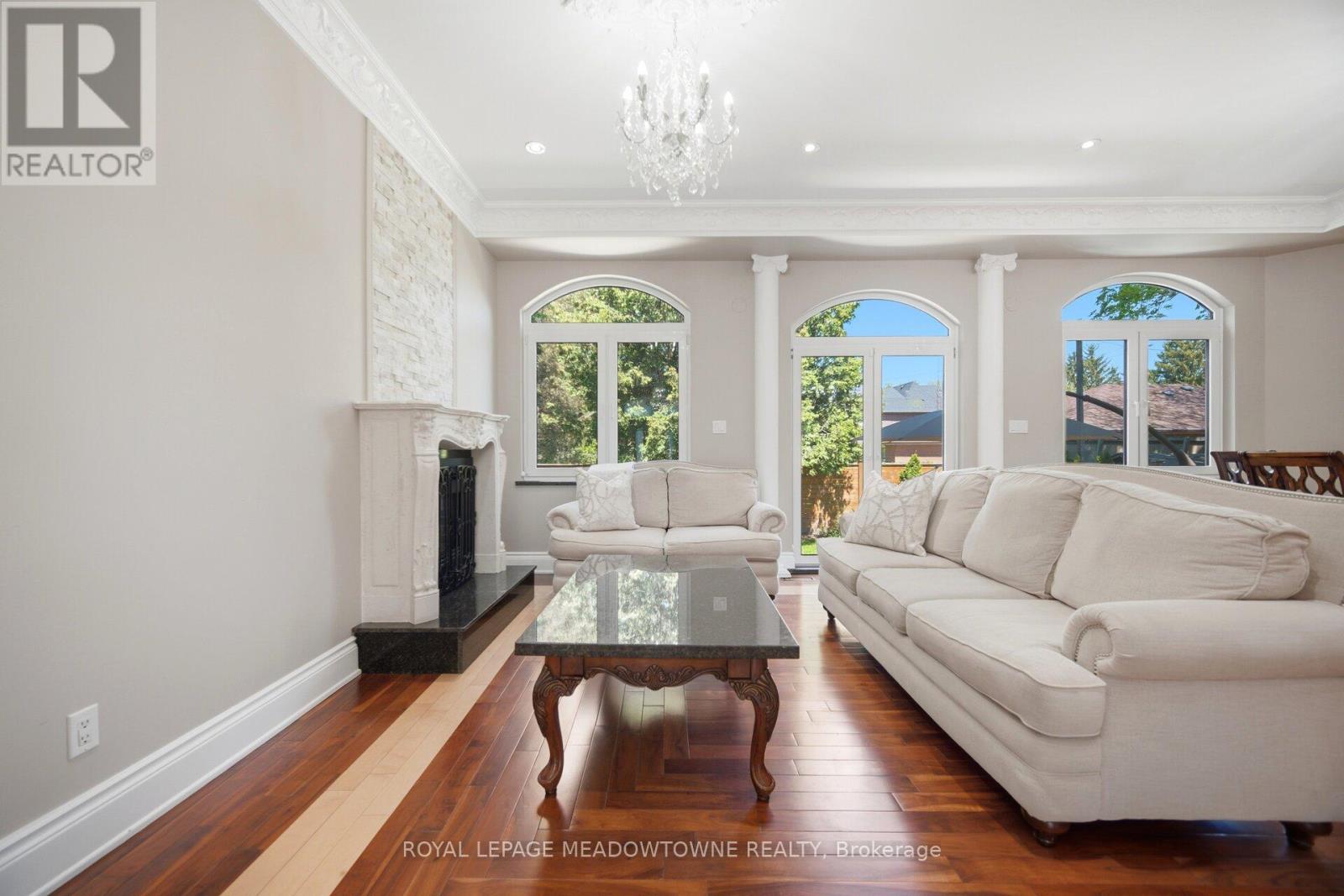 2 The Keanegate Street, Toronto, Ontario  M9B 2B4 - Photo 5 - W13167508