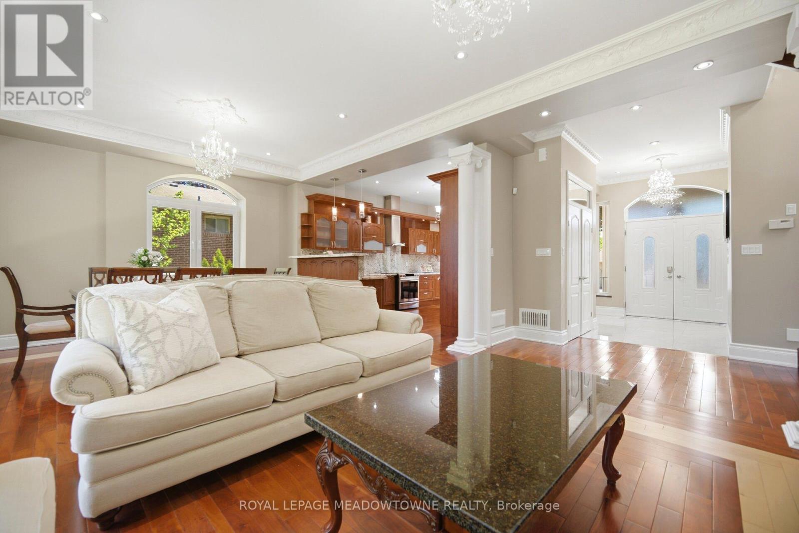 2 The Keanegate Street, Toronto, Ontario  M9B 2B4 - Photo 6 - W13167508