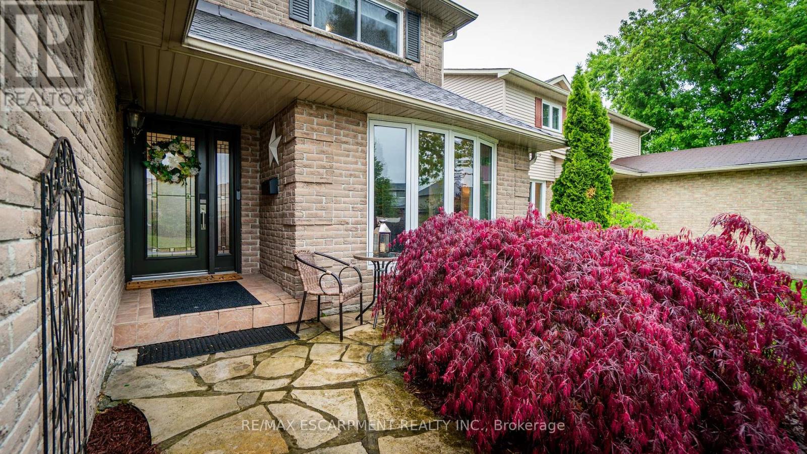 2393 Arnold Crescent, Burlington, Ontario  L7P 4J2 - Photo 5 - W13167522