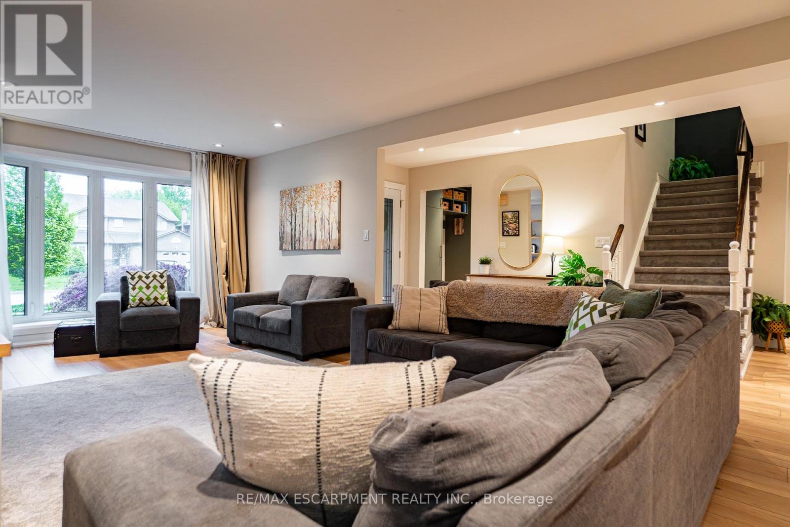 2393 Arnold Crescent, Burlington, Ontario  L7P 4J2 - Photo 8 - W13167522