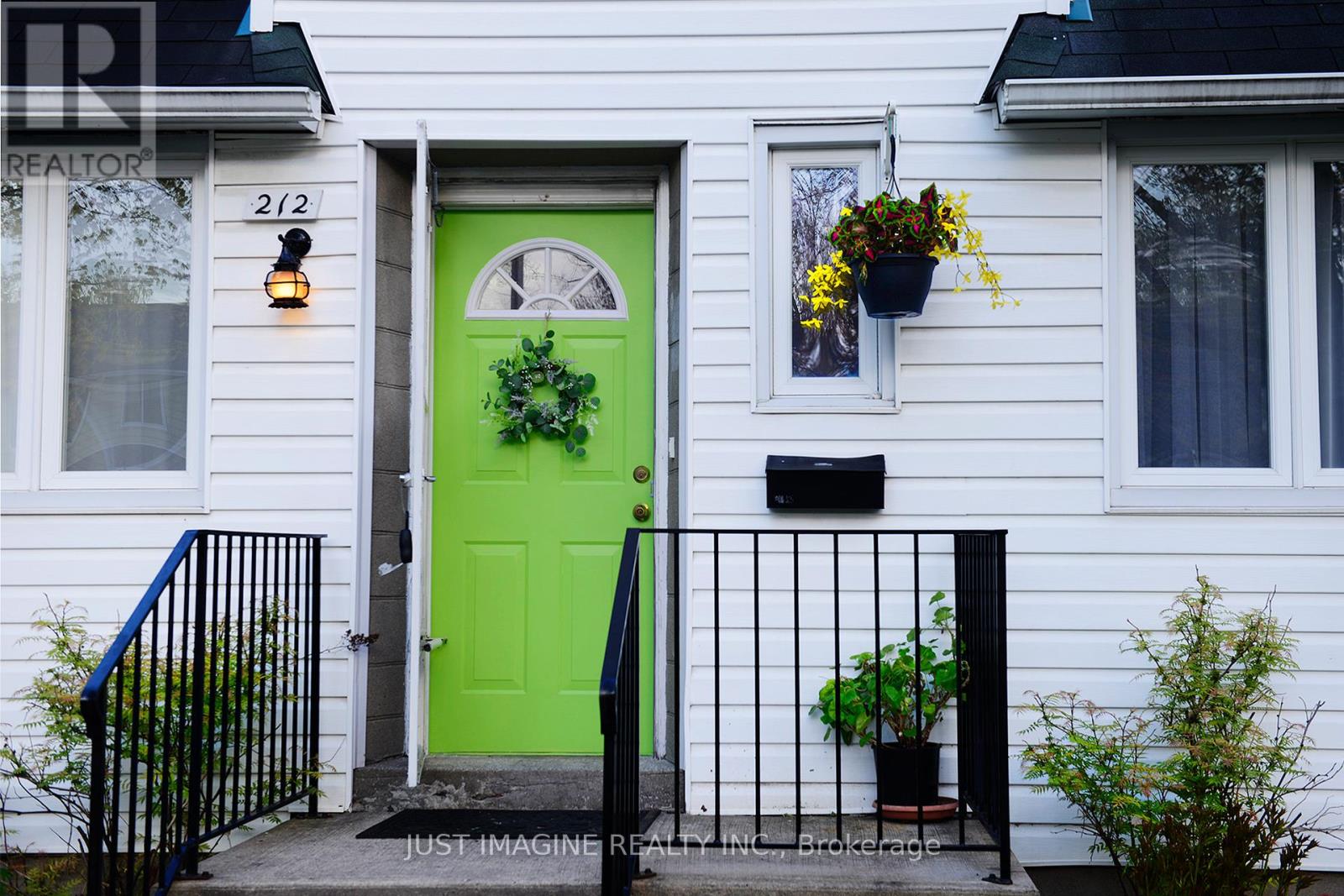 212 Lennox Park Avenue, Ottawa, Ontario K1G 0J4 - Photo 3 - X13167532