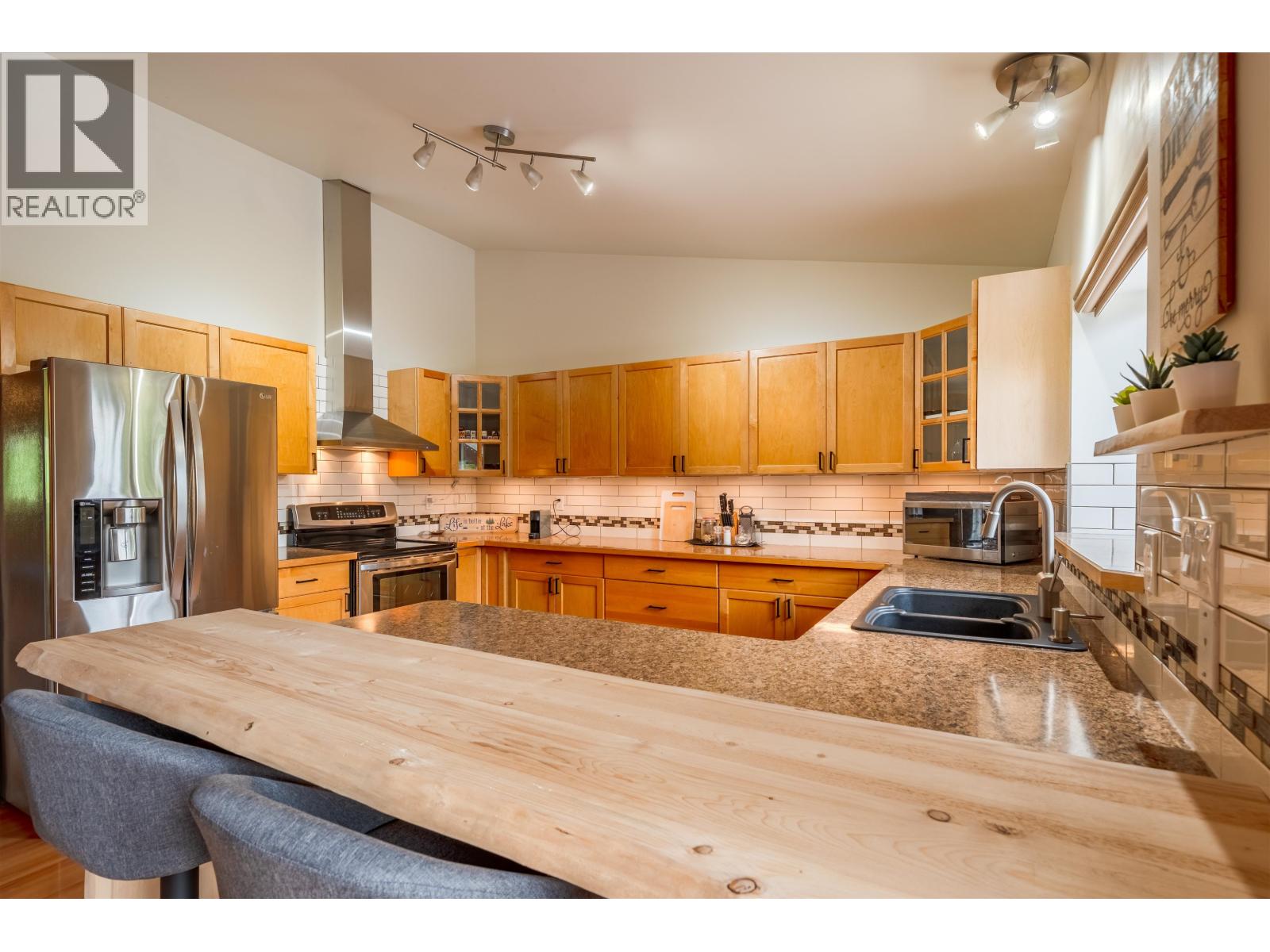 7118 Noveta Road, Bridge Lake, British Columbia  V0K 1X2 - Photo 23 - R3127227
