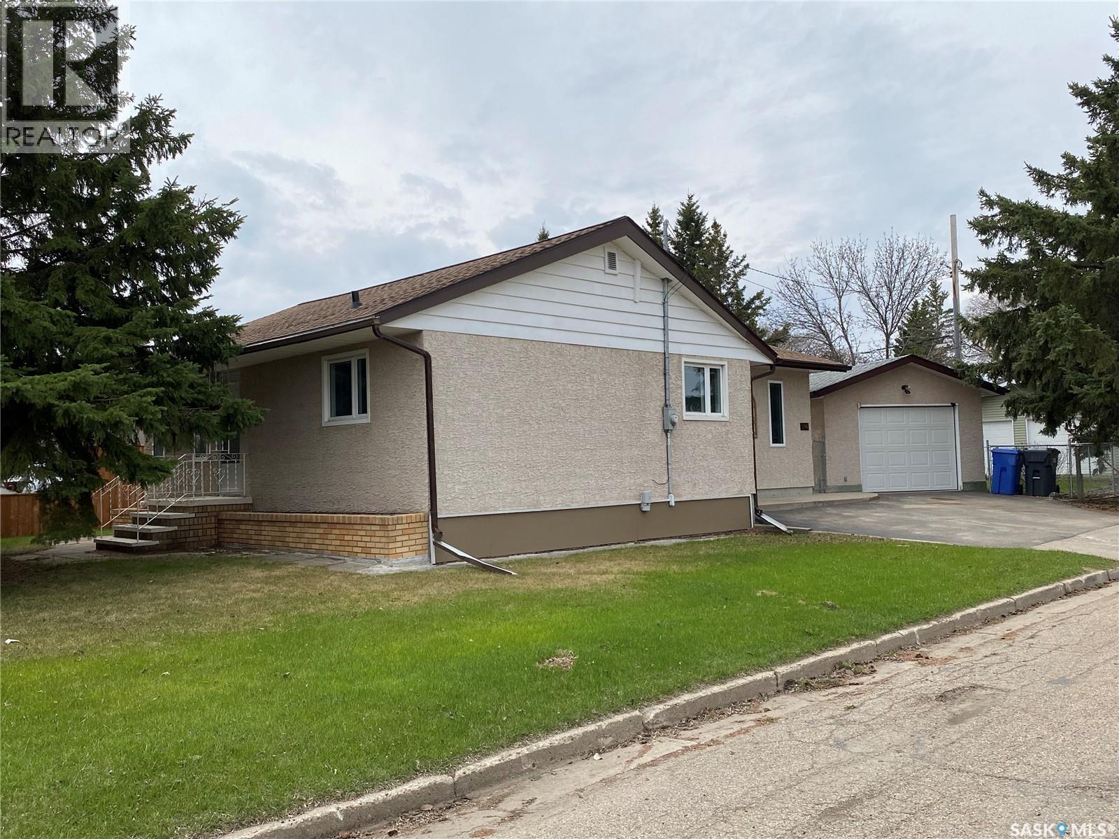 296 maple AVENUE, yorkton, Saskatchewan