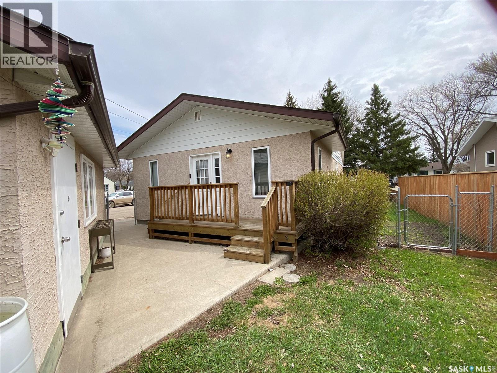 296 Maple Avenue, Yorkton, Saskatchewan  S3N 1W7 - Photo 2 - SK036959