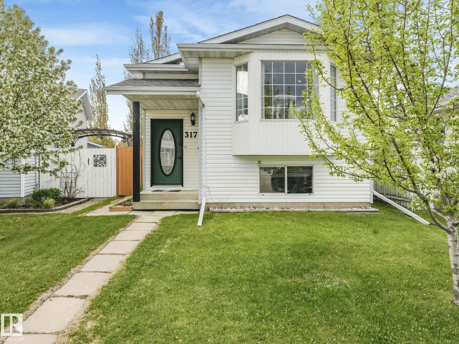 317 Kline Cr Nw, Edmonton, Alberta  T6L 6K8 - Photo 1 - E4489738
