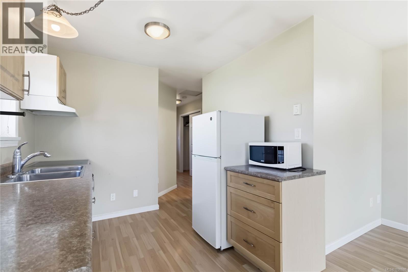 2290 Amelia Ave, Sidney, British Columbia  V8L 2H8 - Photo 38 - 1036598