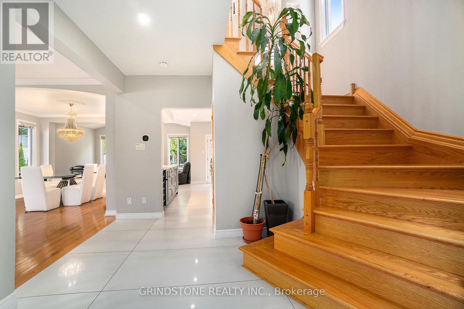 95 Evanshen Crescent, Ottawa, Ontario  K2K 2X7 - Photo 4 - X13167576