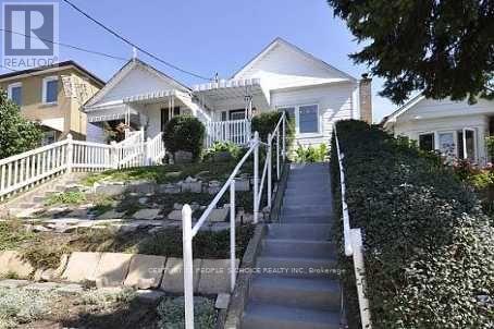 579 NORTHCLIFFE BOULEVARD E, Toronto, Ontario