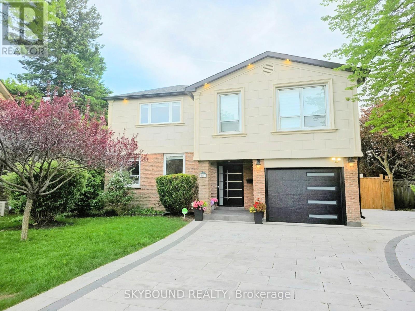 2711 Spruce Needle Court, Mississauga, Ontario L5L 1N2 - Photo 2 - W13152806