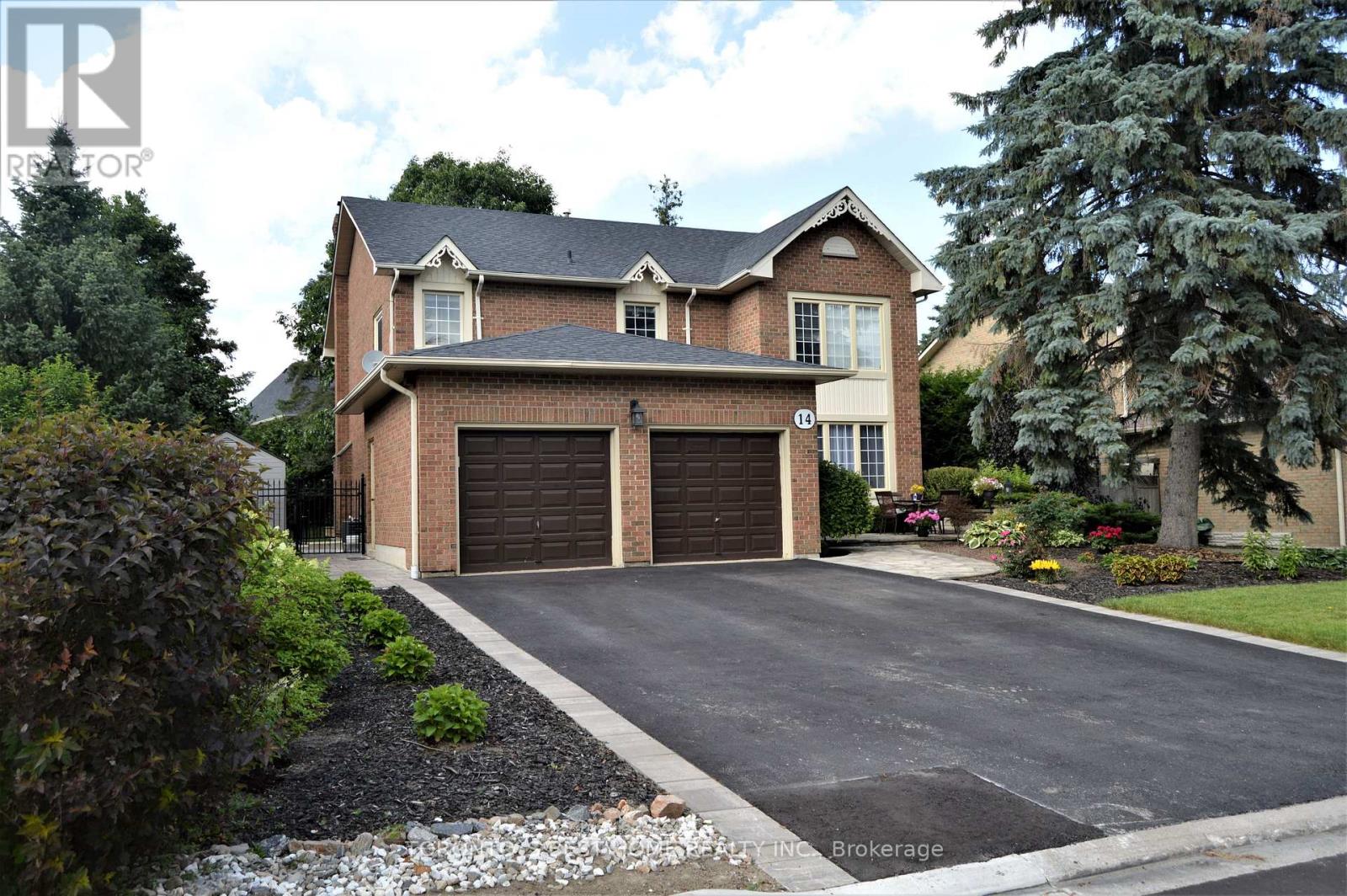 MAIN FLOOR - 14 SIMMONS CRESCENT, Aurora, Ontario