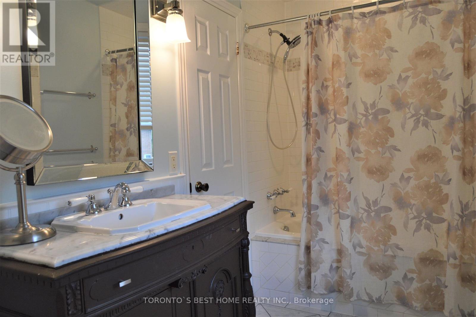 Main Floor - 14 Simmons Crescent, Aurora, Ontario  L4G 6B4 - Photo 14 - N13167602