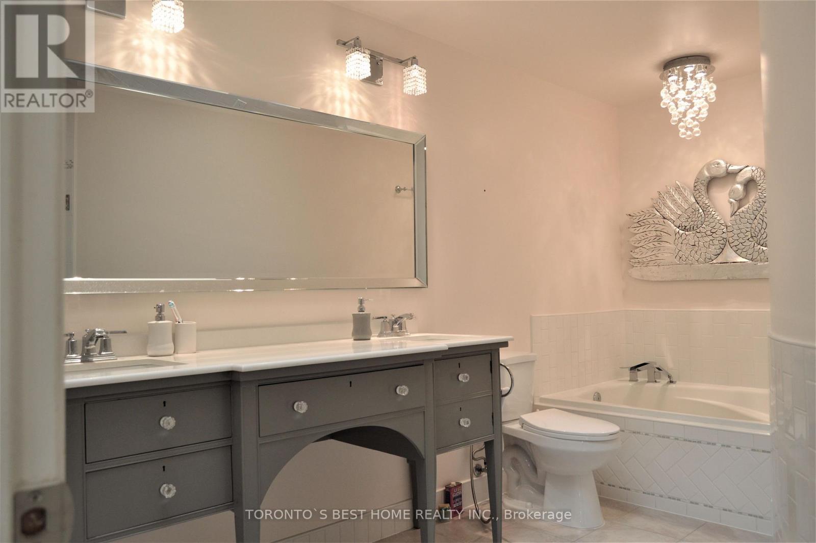 Main Floor - 14 Simmons Crescent, Aurora, Ontario  L4G 6B4 - Photo 22 - N13167602