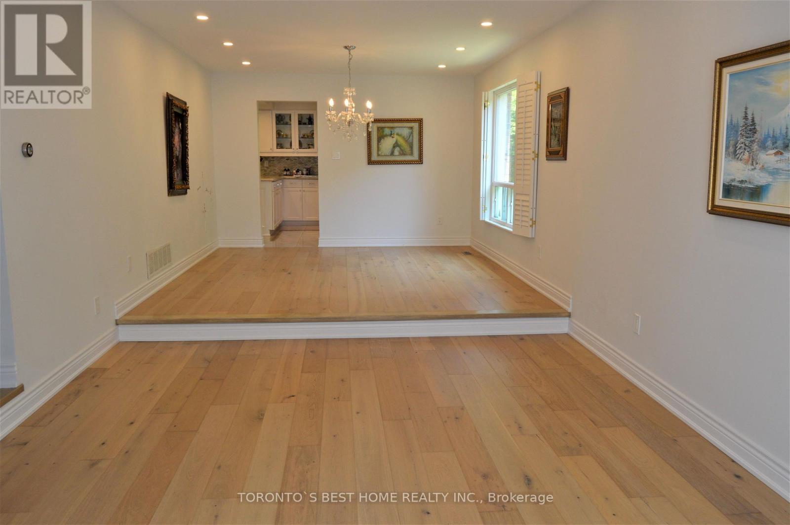 Main Floor - 14 Simmons Crescent, Aurora, Ontario  L4G 6B4 - Photo 6 - N13167602