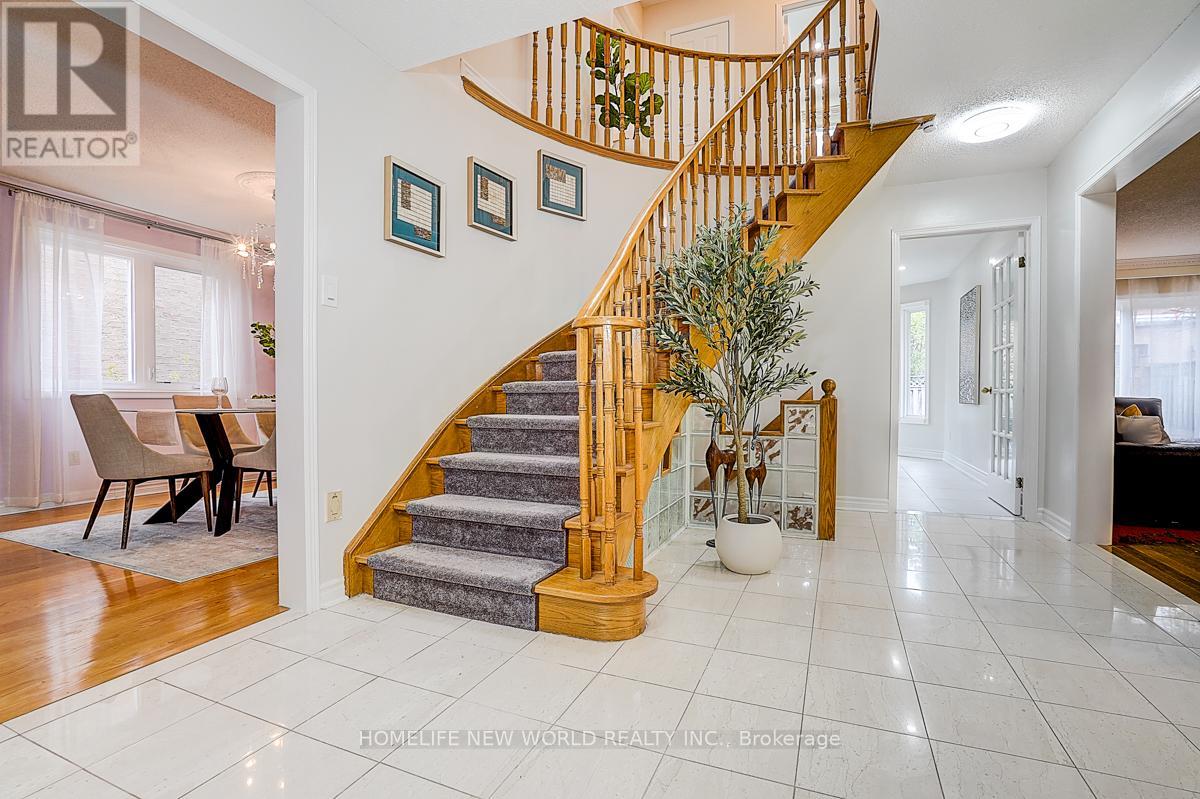 16 Kew Gardens, Richmond Hill, Ontario  L4B 1R4 - Photo 5 - N13167608