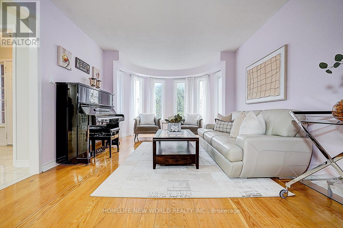 16 Kew Gardens, Richmond Hill, Ontario  L4B 1R4 - Photo 6 - N13167608