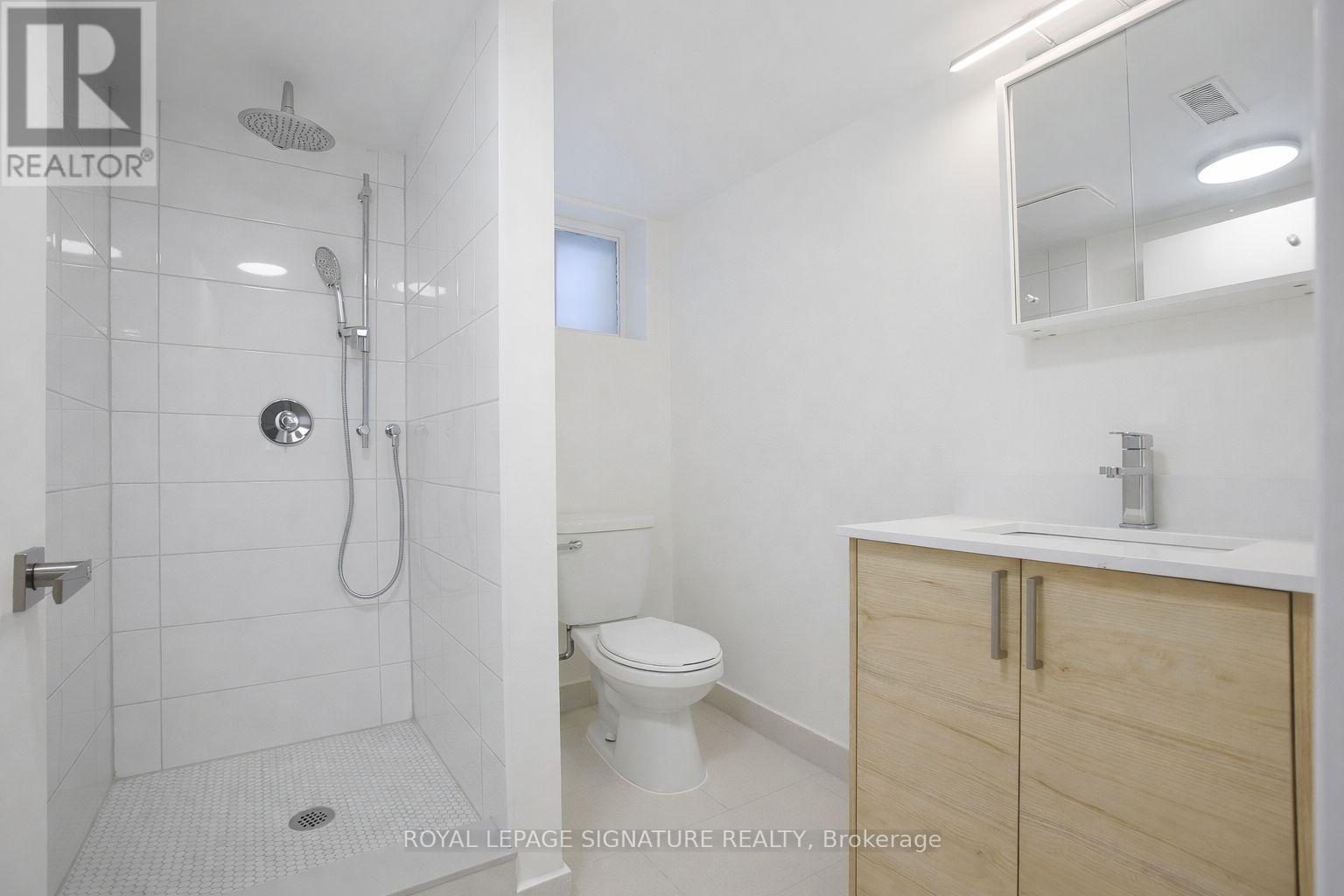 B - 5 Twentieth Street, Toronto, Ontario  M8V 3L5 - Photo 17 - W13167604